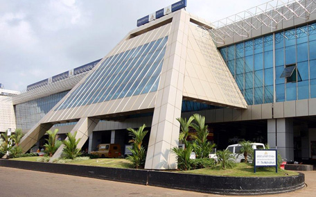 കരിപ്പൂർ വിമാനത്താവളത്തിൽ നിന്ന് ഒന്നരക്കോടിയുടെ സ്വർണം പിടിച്ചു